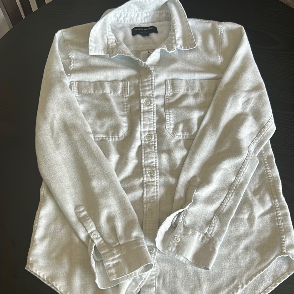 Banana Republic Light Gray Button-Up Shirt